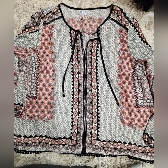 Geometric Patterned Blouse - Picture 1 of 11